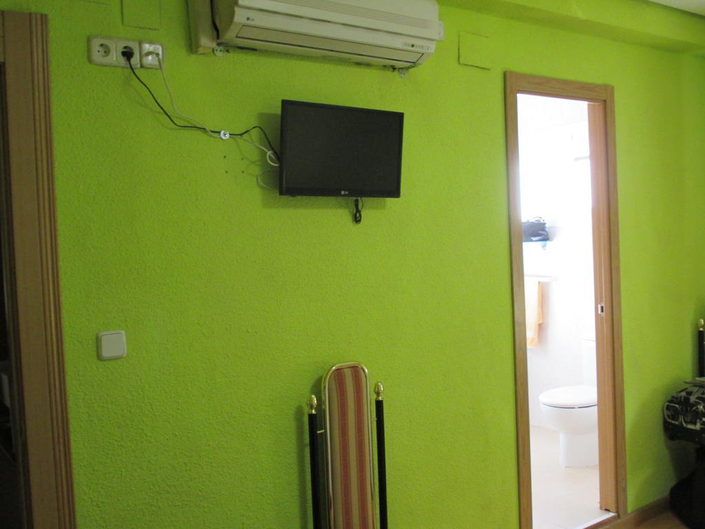 Hostal Pradillo Mostoles Exterior photo